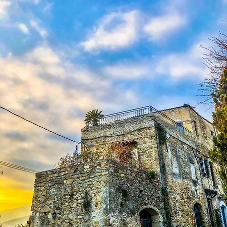 La Casa Di Vasco Bussana Vecchia * サンレモ